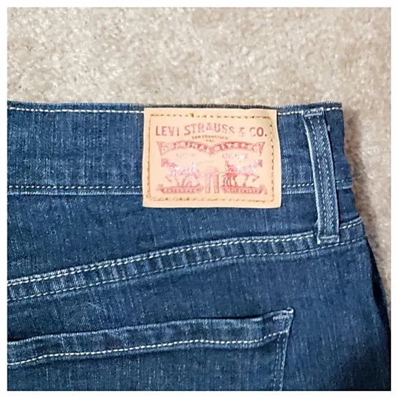 Vintage Levi's High Rise Cut Off Shorts - Picture 5 of 8